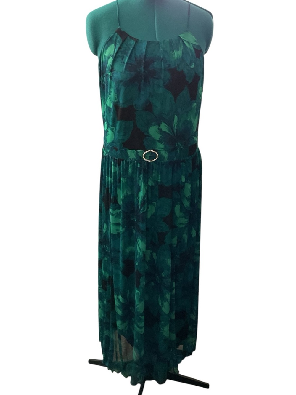 Emerald Green Floral Halter Maxi Dress with Decorative Ring